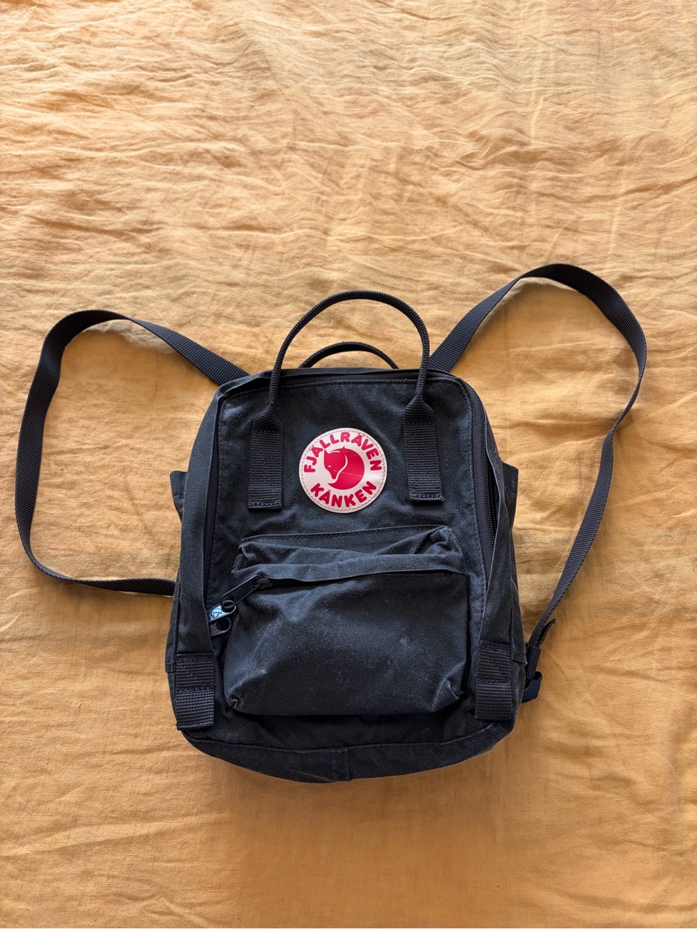 Fjallraven Kanken, dark green